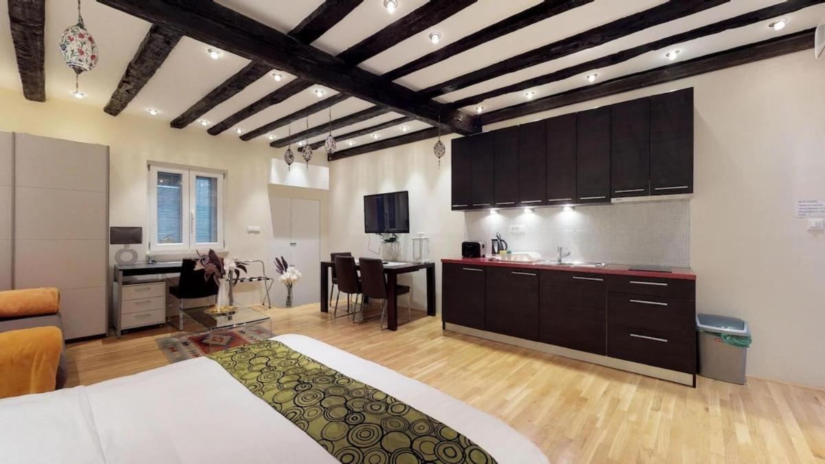 Diocletian Studio Apartments Сплит Екстериор снимка