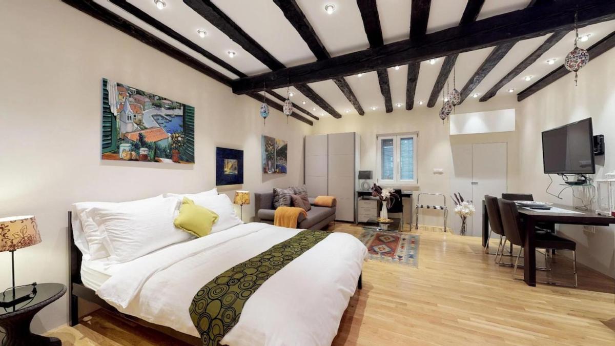 Diocletian Studio Apartments Сплит Екстериор снимка