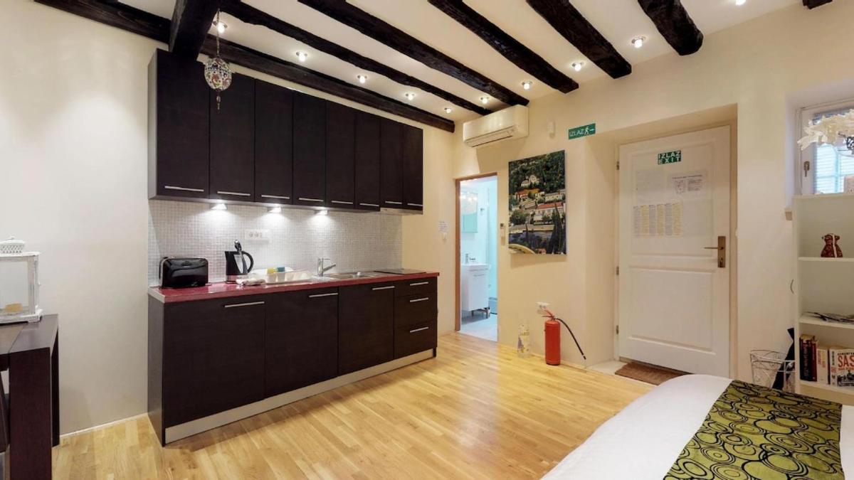 Diocletian Studio Apartments Сплит Екстериор снимка