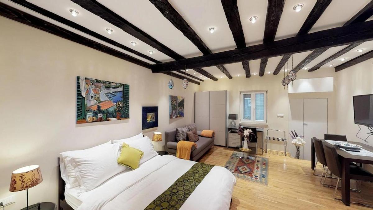 Diocletian Studio Apartments Сплит Екстериор снимка