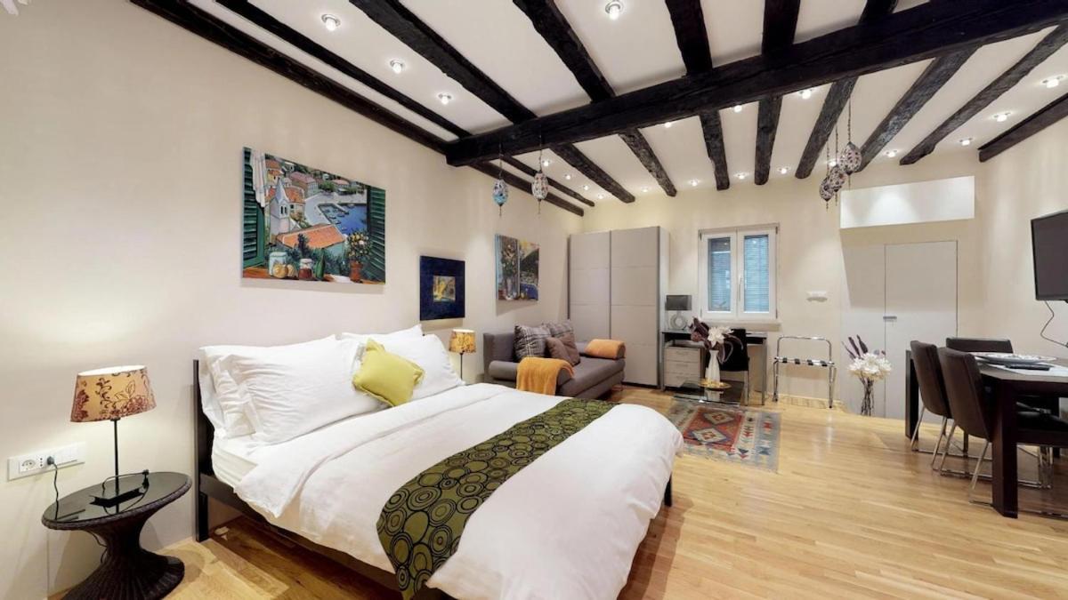 Diocletian Studio Apartments Сплит Екстериор снимка