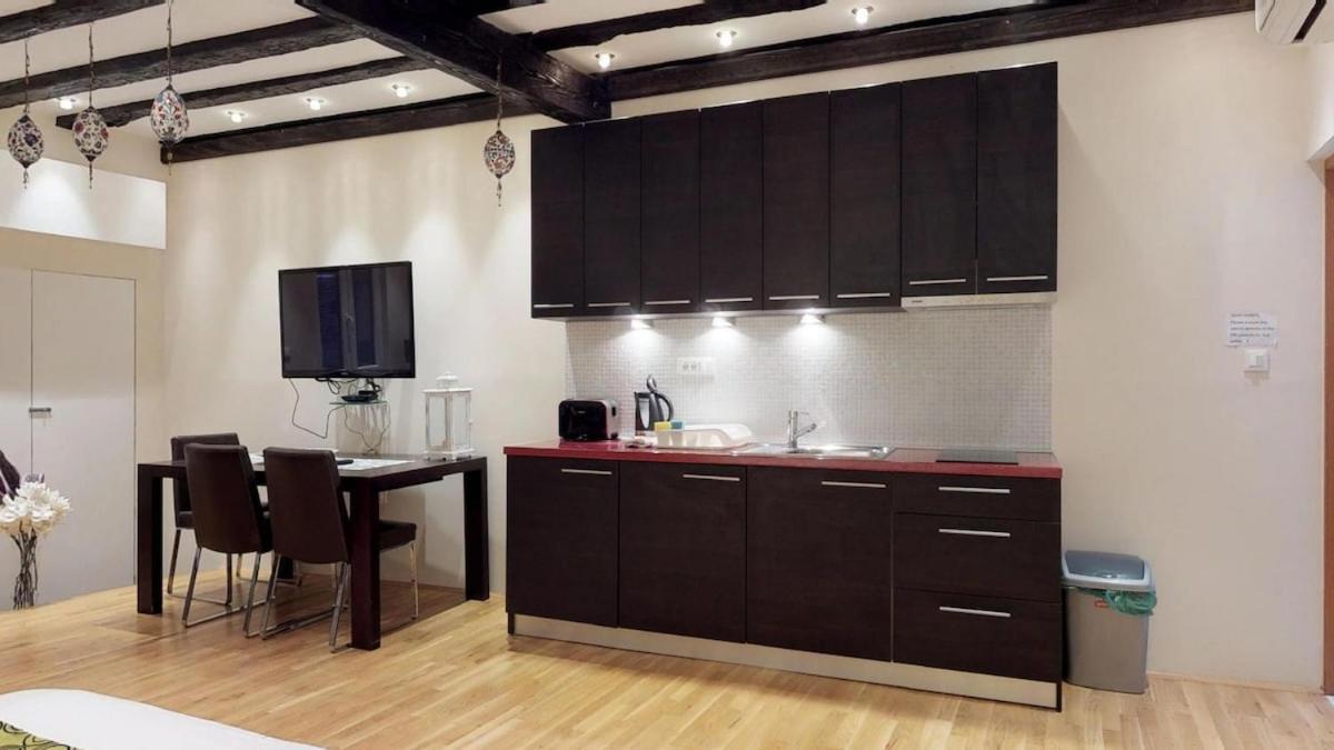 Diocletian Studio Apartments Сплит Екстериор снимка