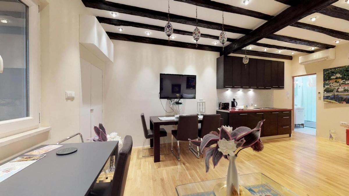 Diocletian Studio Apartments Сплит Екстериор снимка